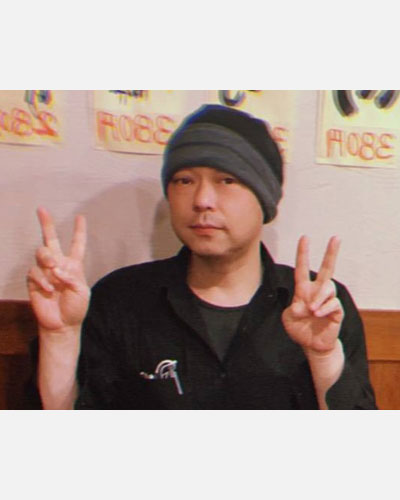 おじさんレンタル スーツを着たおっさん